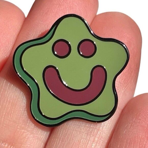 Spongebob Squarepants Smiley Pickle Enamel Pin - Picture 2 of 8